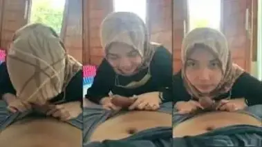 Bokep Jilbab Ukhti Doyan Pegang Celana Cowok poster